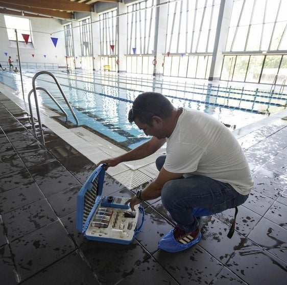 «El clorado de una piscina se controla dos veces al día; es difícil que haya fallos»
