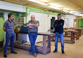 Un momento de la visita que realizaron el consejero José Mari Aierdi y el director general de Desarrollo Rural, Ruben Goñi.