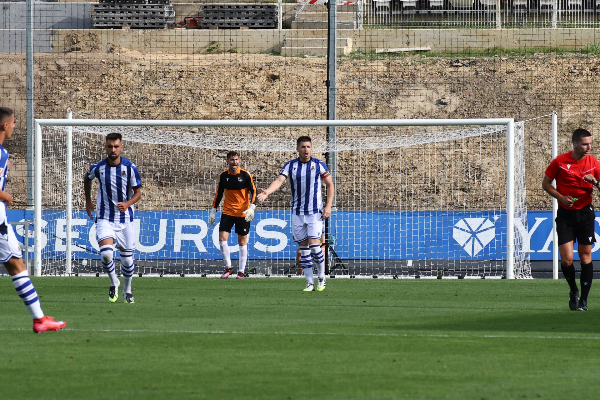 Victoria de la Real en el primer partido de pretemporada