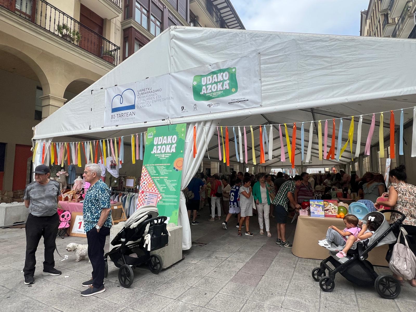 Bi-Tartean despliega sus encantos en la plaza Gernikako Arbola