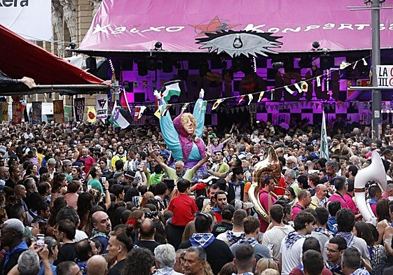 Apertura de las txosnas en la Aste Nagusia de Bilbao de 2024.