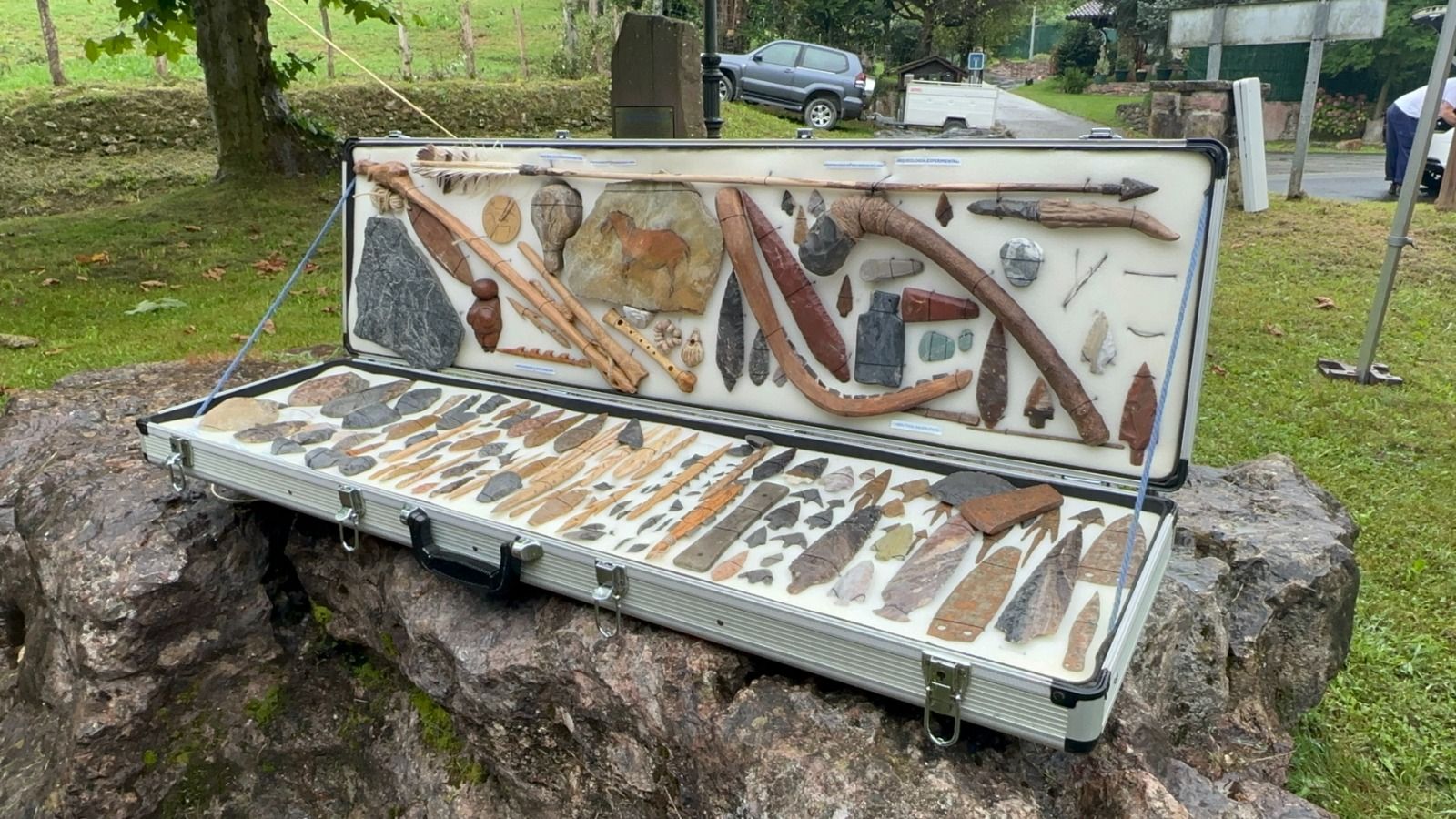 Urdazubi celebra el Día de su cueva Ikaburu