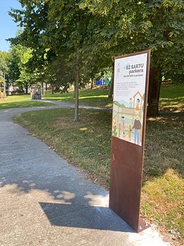 Imagen de los nuevos carteles colocados en la localidad.