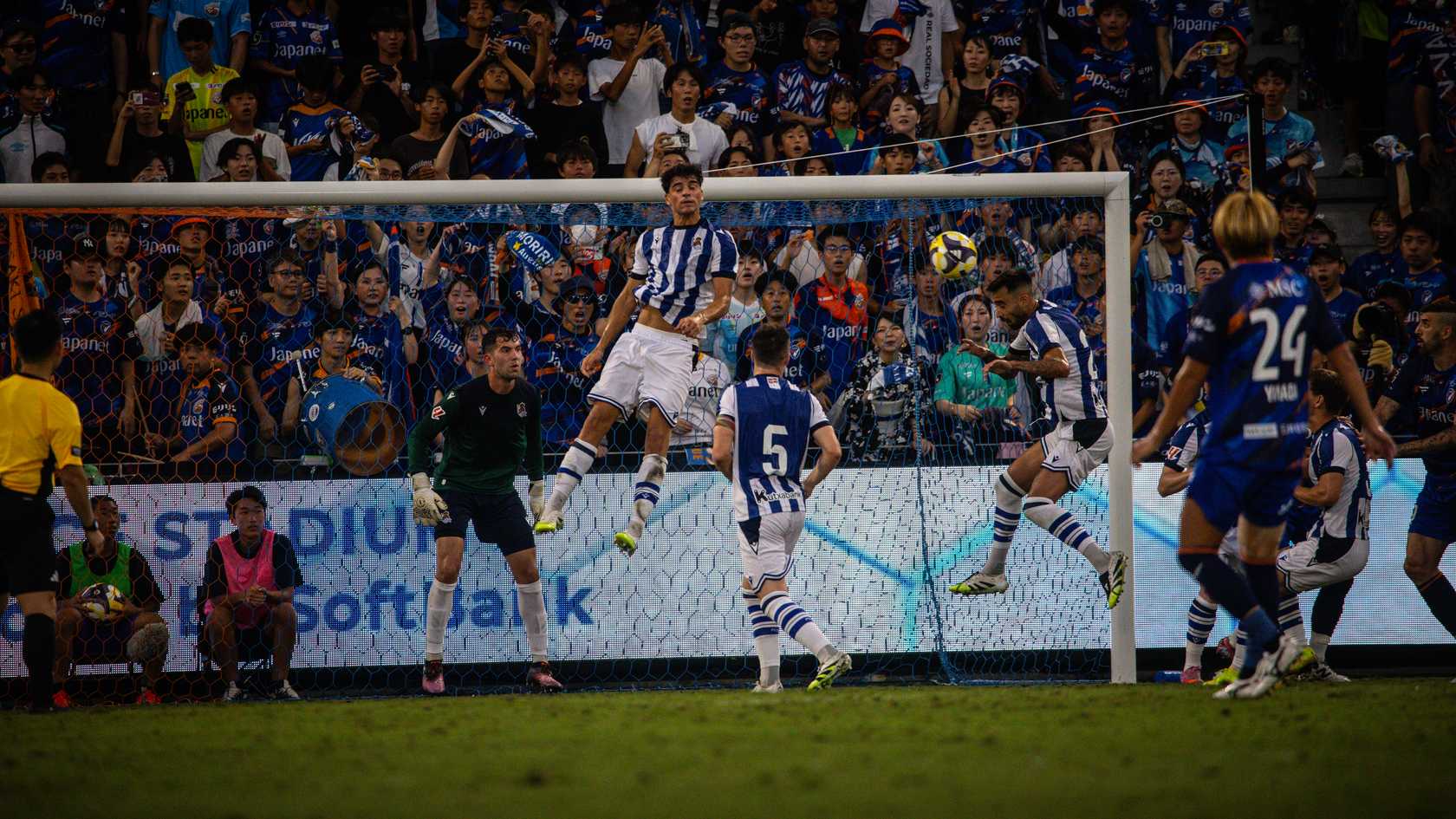 El V-Varen Nagasaki-Real Sociedad, en imágenes