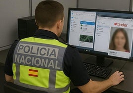 Detenido en Barakaldo por extorsionar y estafar 300.000 euros a mujeres de todo el país a través de Tinder
