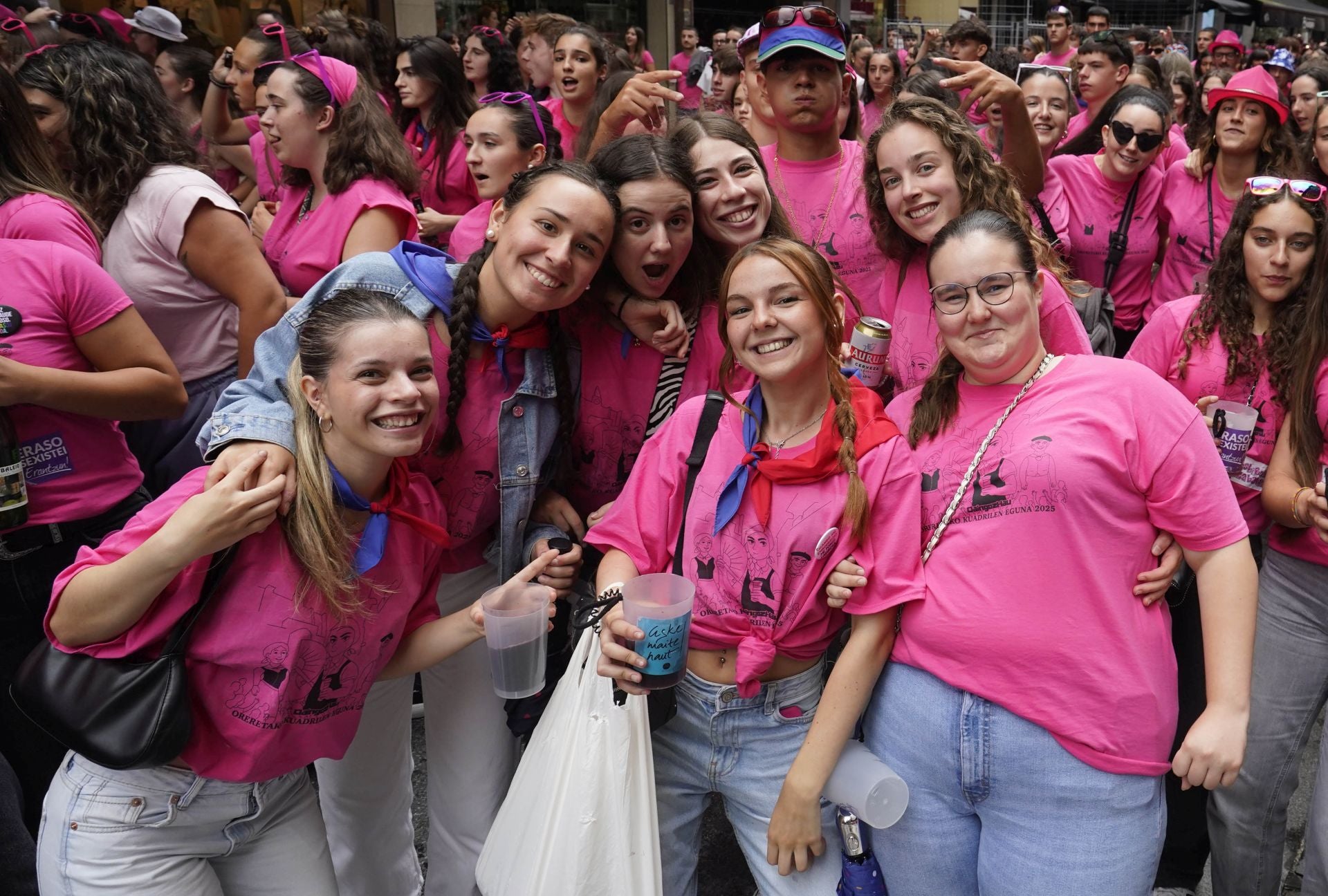 La kalejira de cuadrillas toma las calles de Errenteria