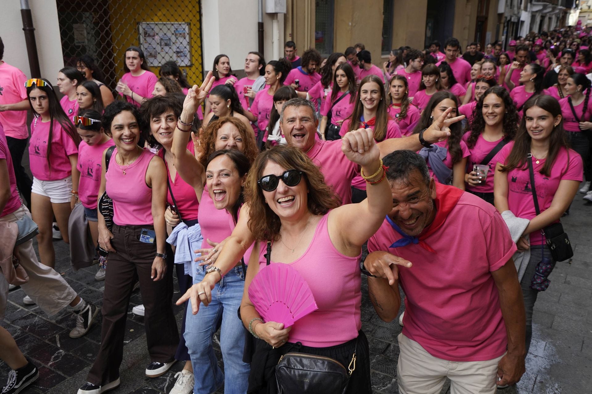 La kalejira de cuadrillas toma las calles de Errenteria