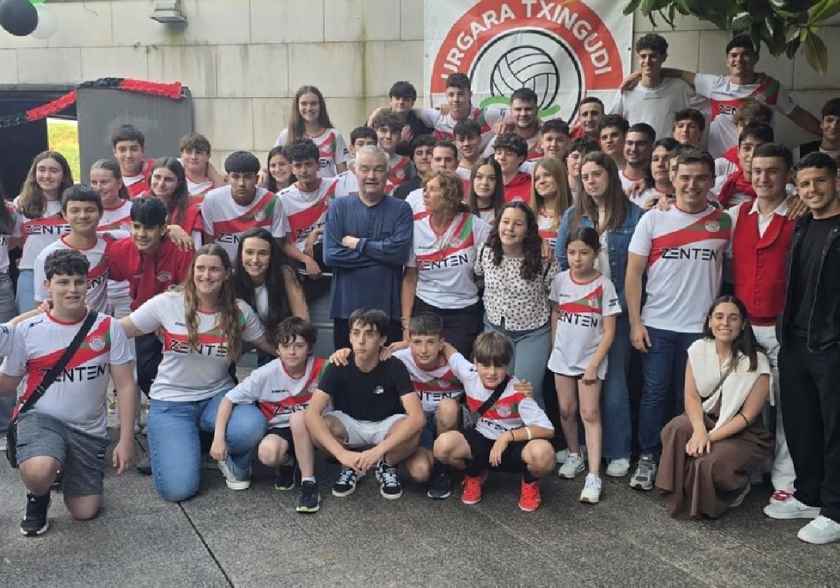 Urgara-Txingudi celebró la fiesta de fin de temporada en Q de Hondarribia.