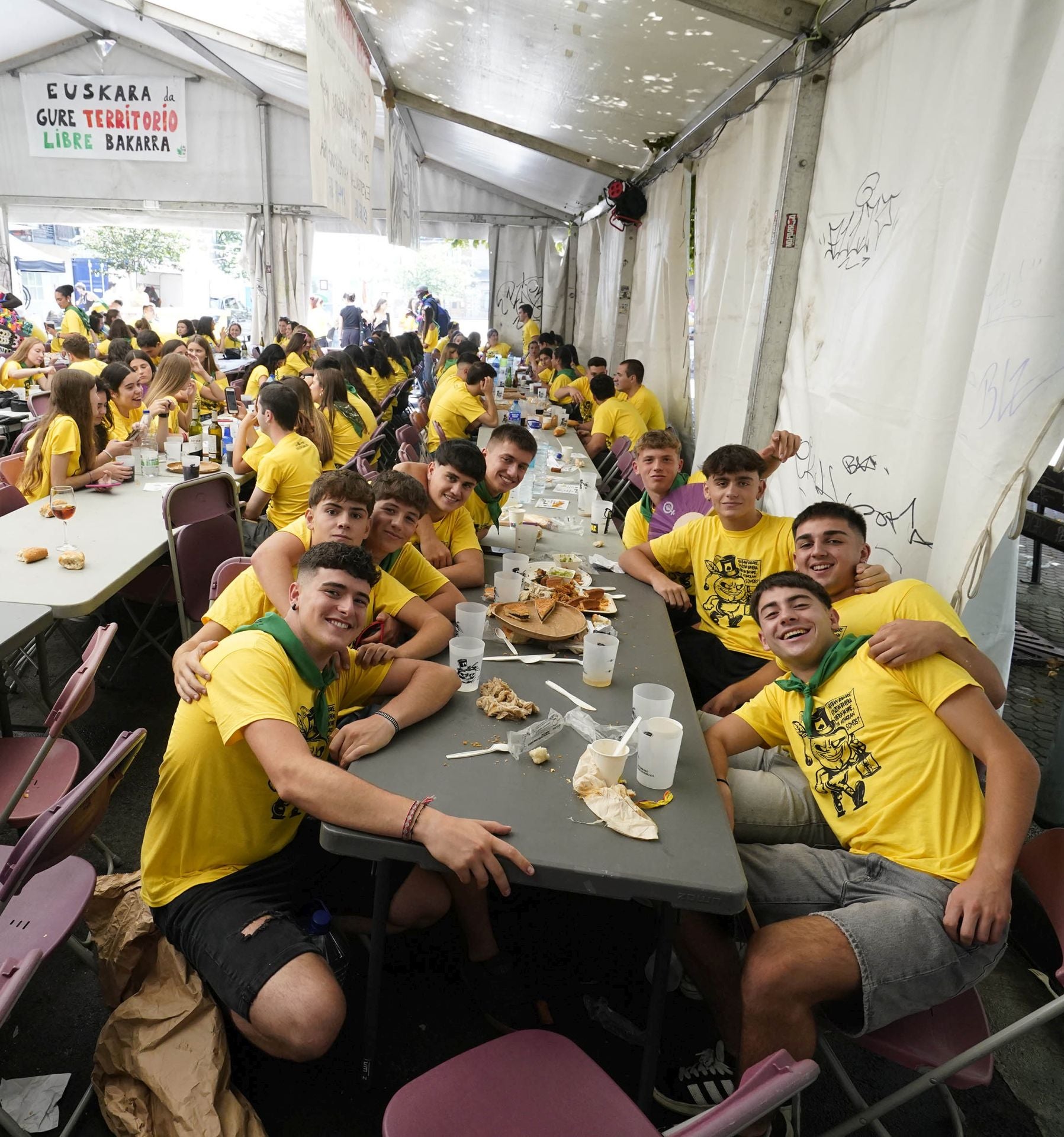 Comida joven y juegos recreativos en el segundo día de las Santio jaiak