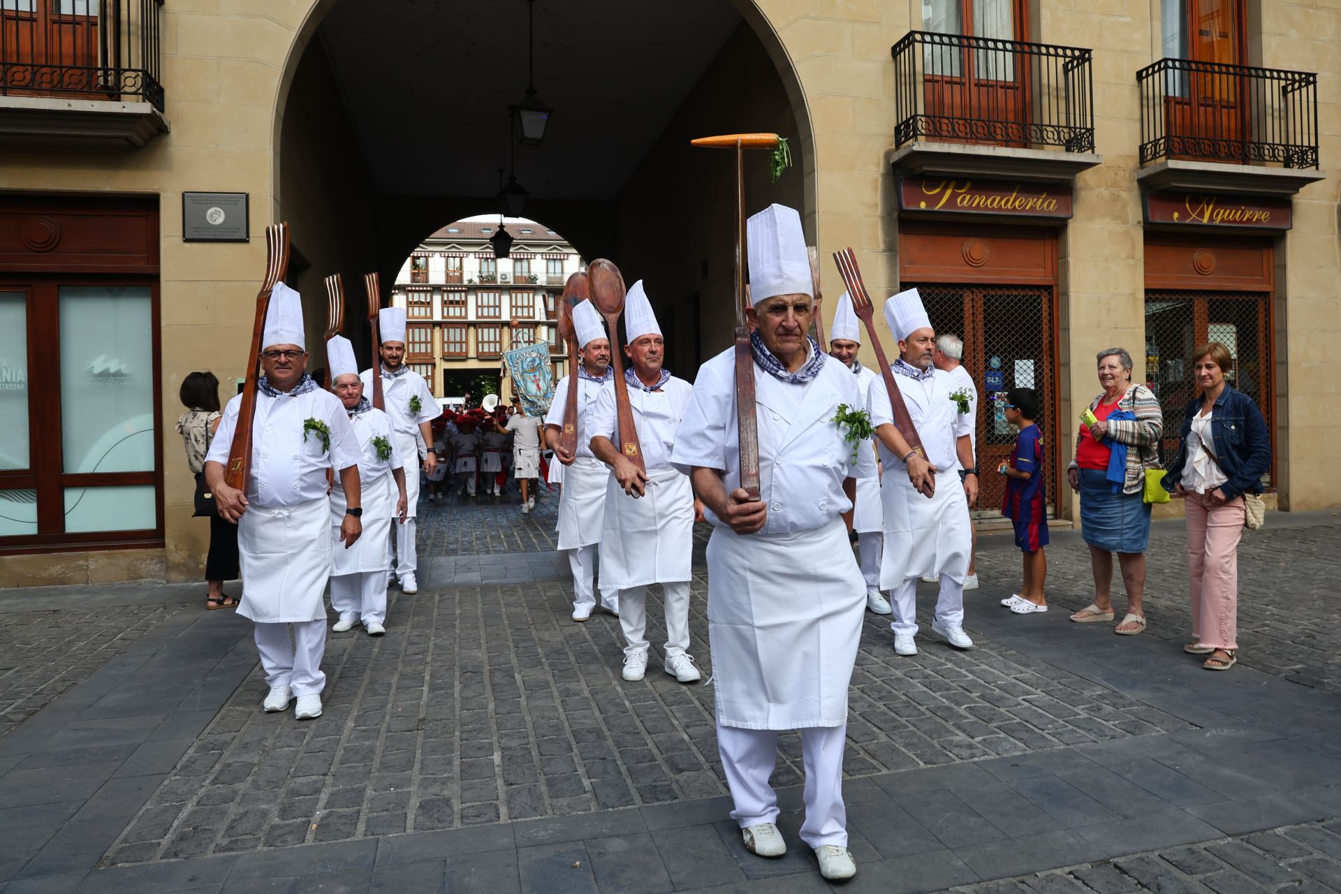 Tamborrada infantil y de veteranos en Irun