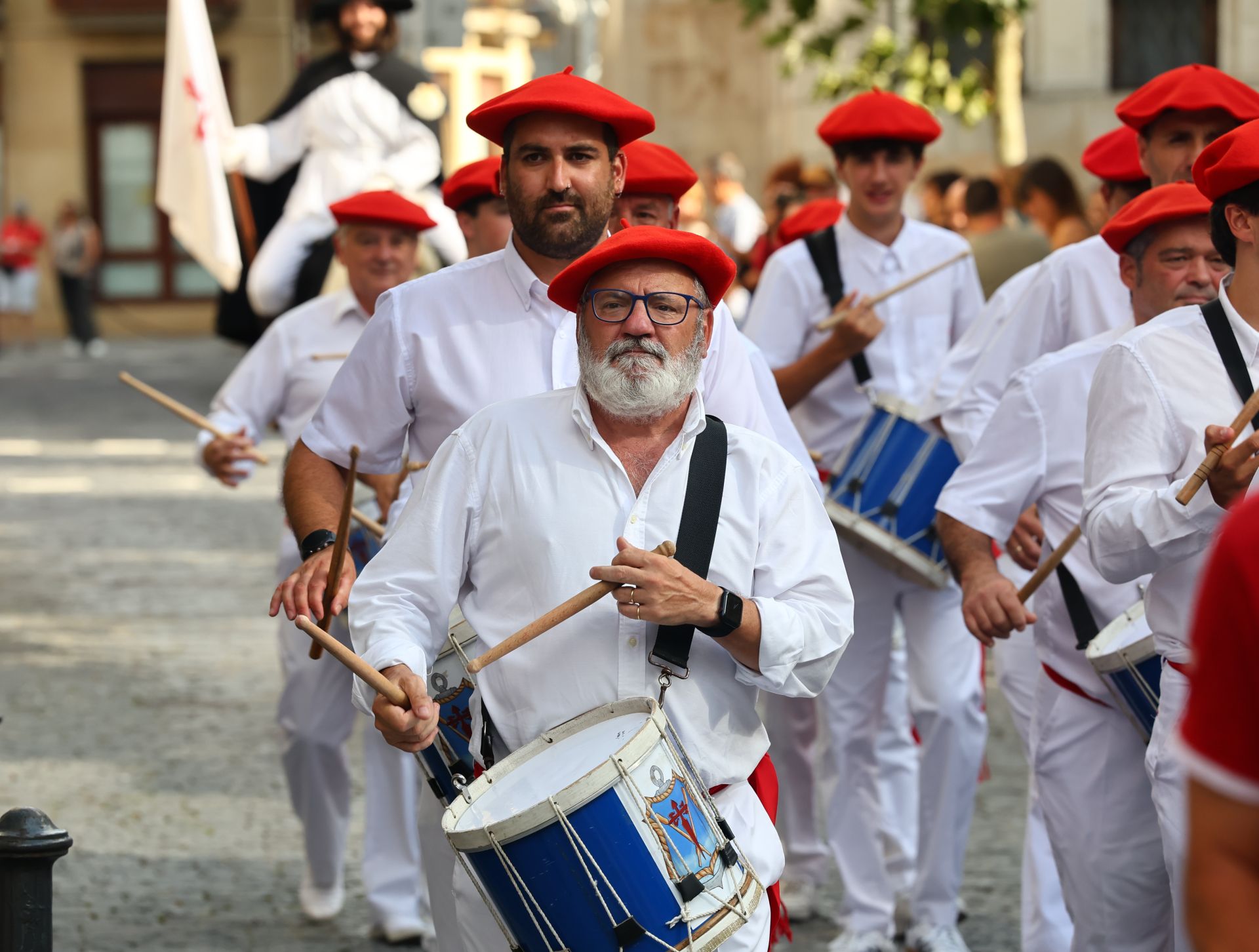 Tamborrada infantil y de veteranos en Irun