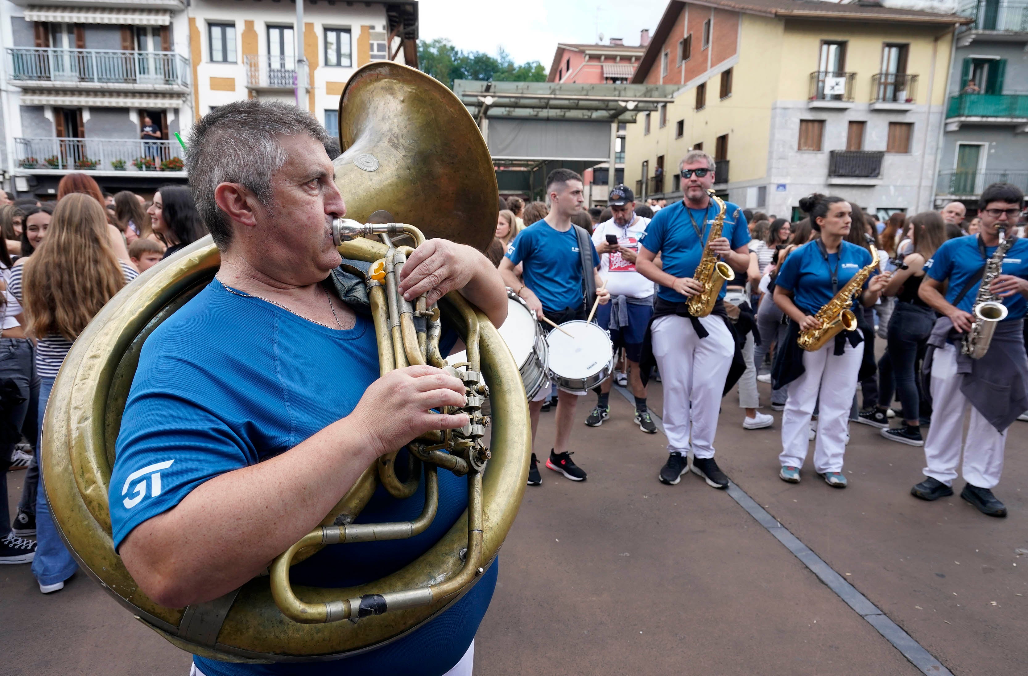 Villabona comienza las fiestas de Santiago con el txupinazo