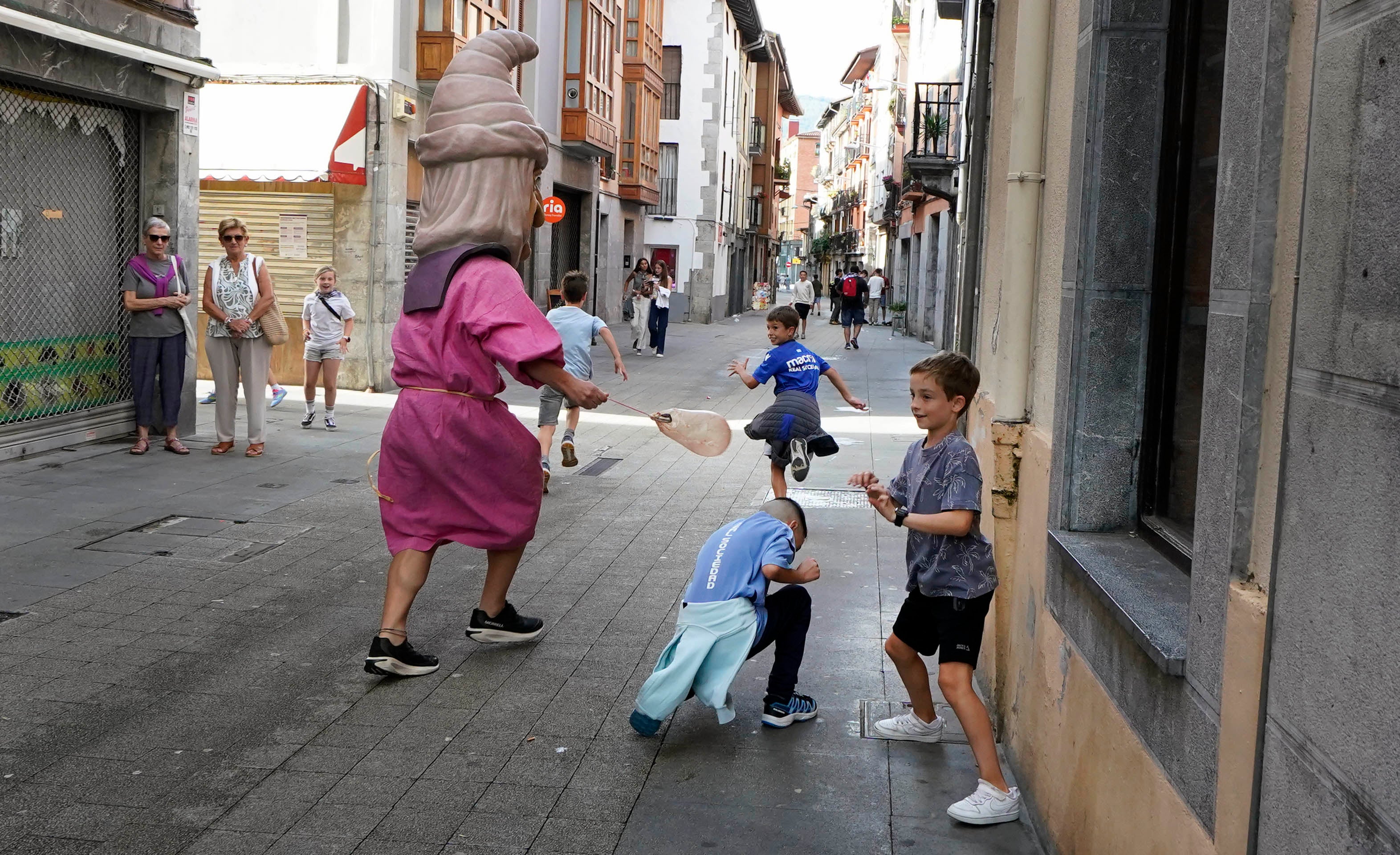 Villabona comienza las fiestas de Santiago con el txupinazo