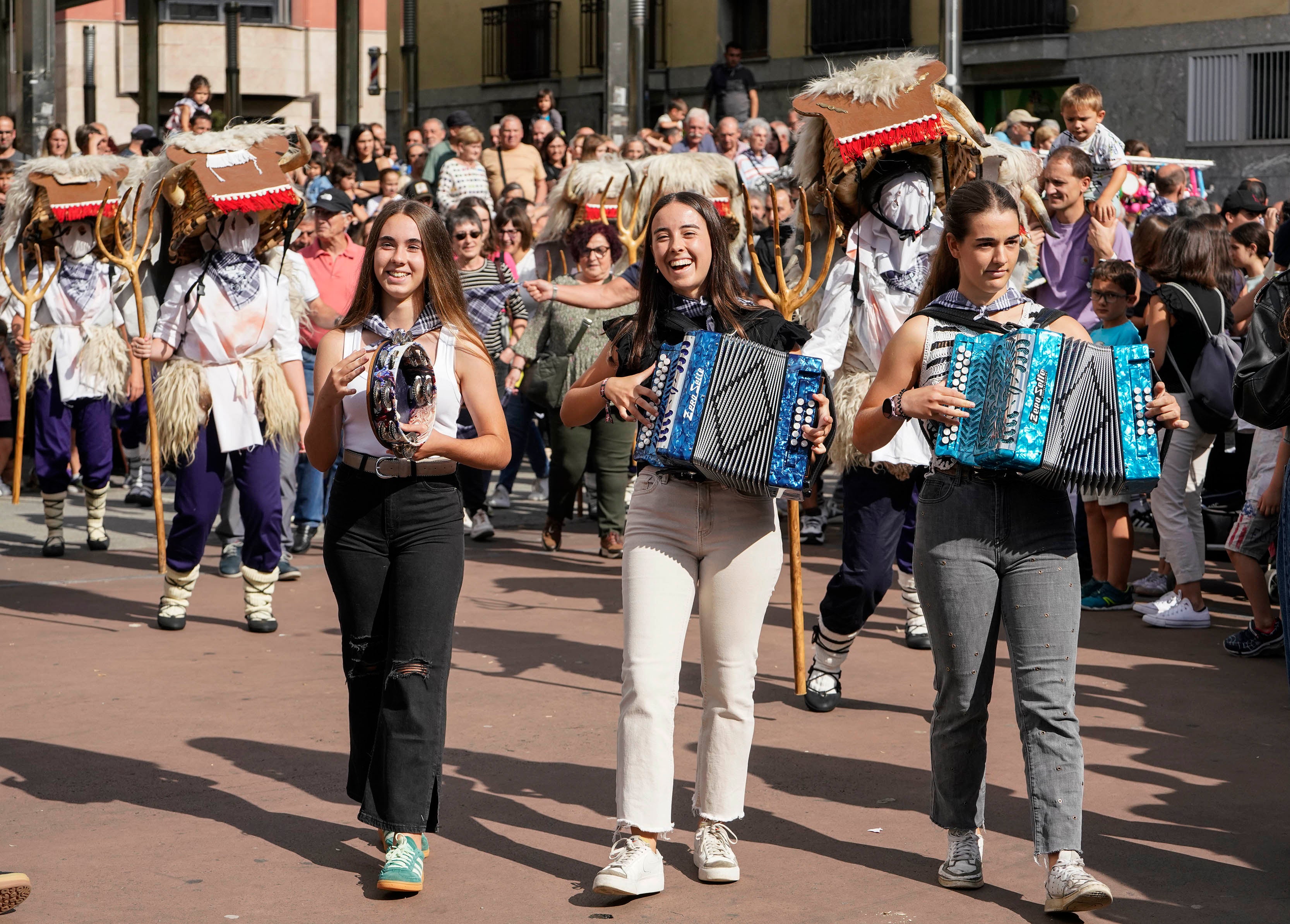 Villabona comienza las fiestas de Santiago con el txupinazo