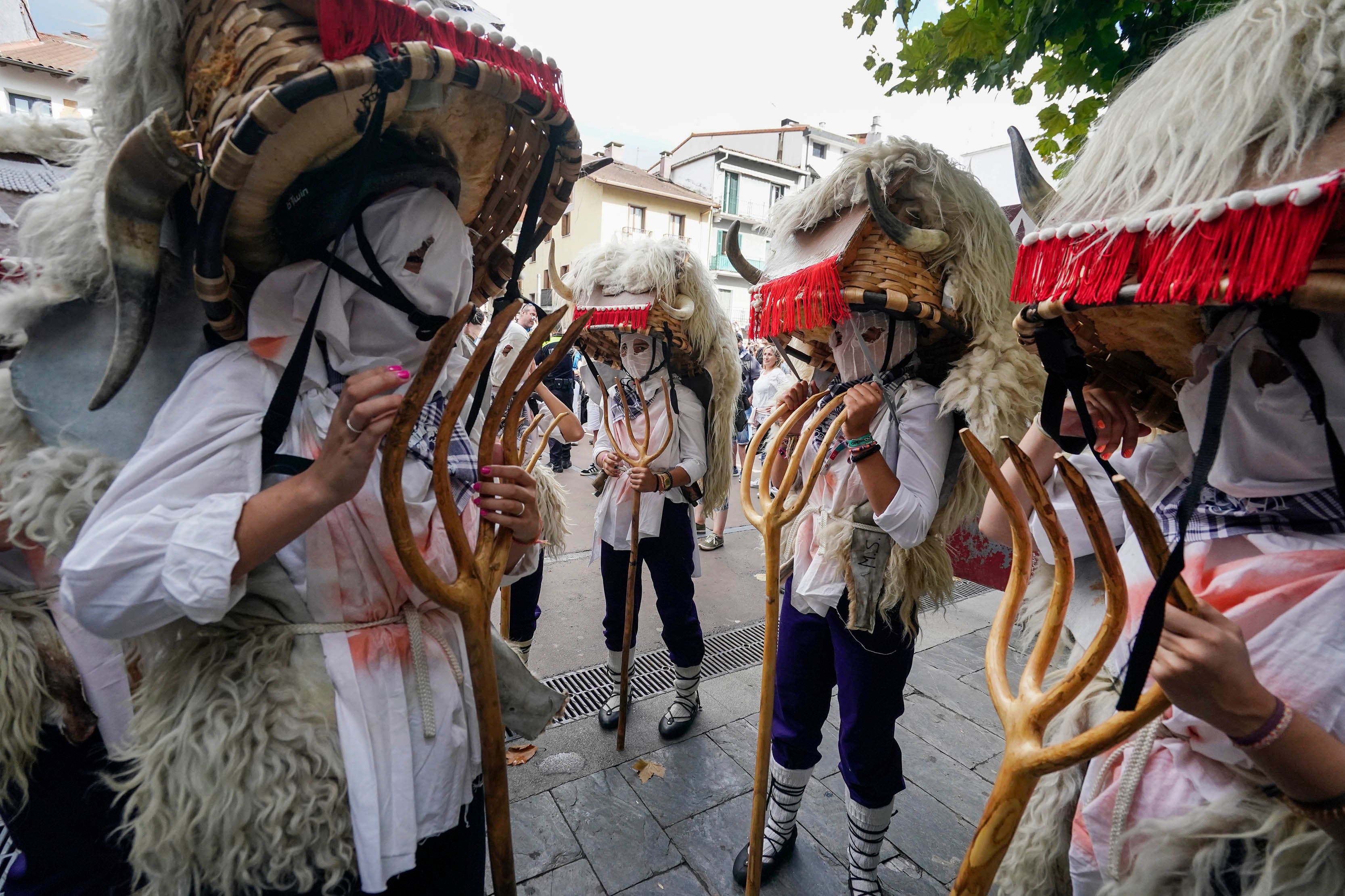Villabona comienza las fiestas de Santiago con el txupinazo