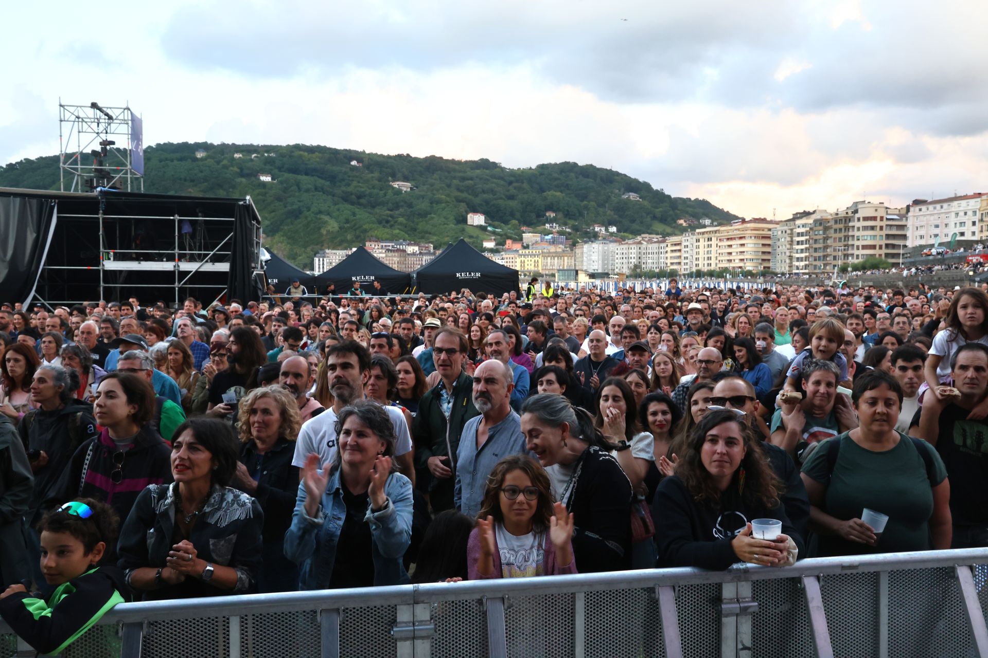Concierto de Anari en la Zurriola