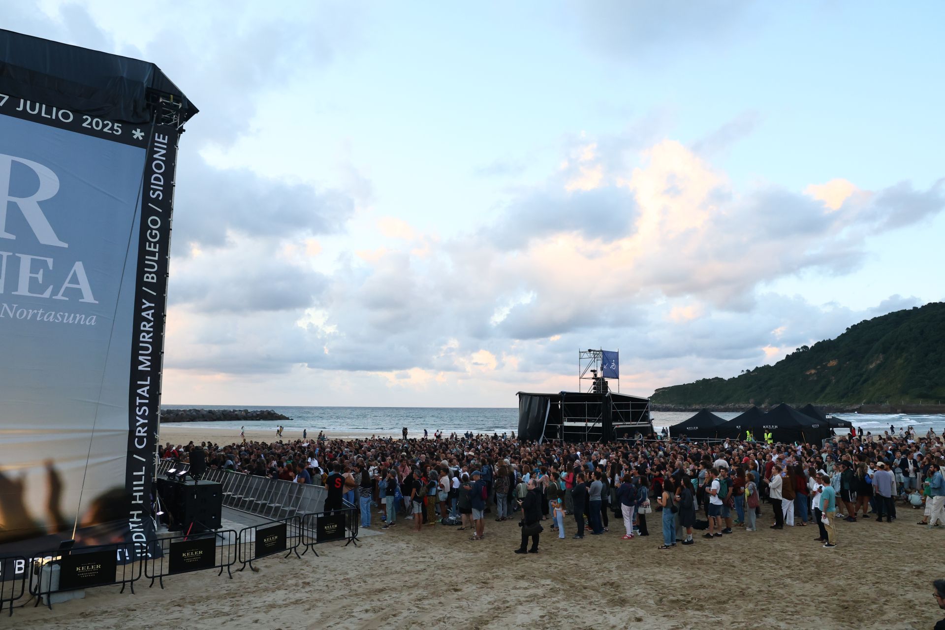 Concierto de Anari en la Zurriola