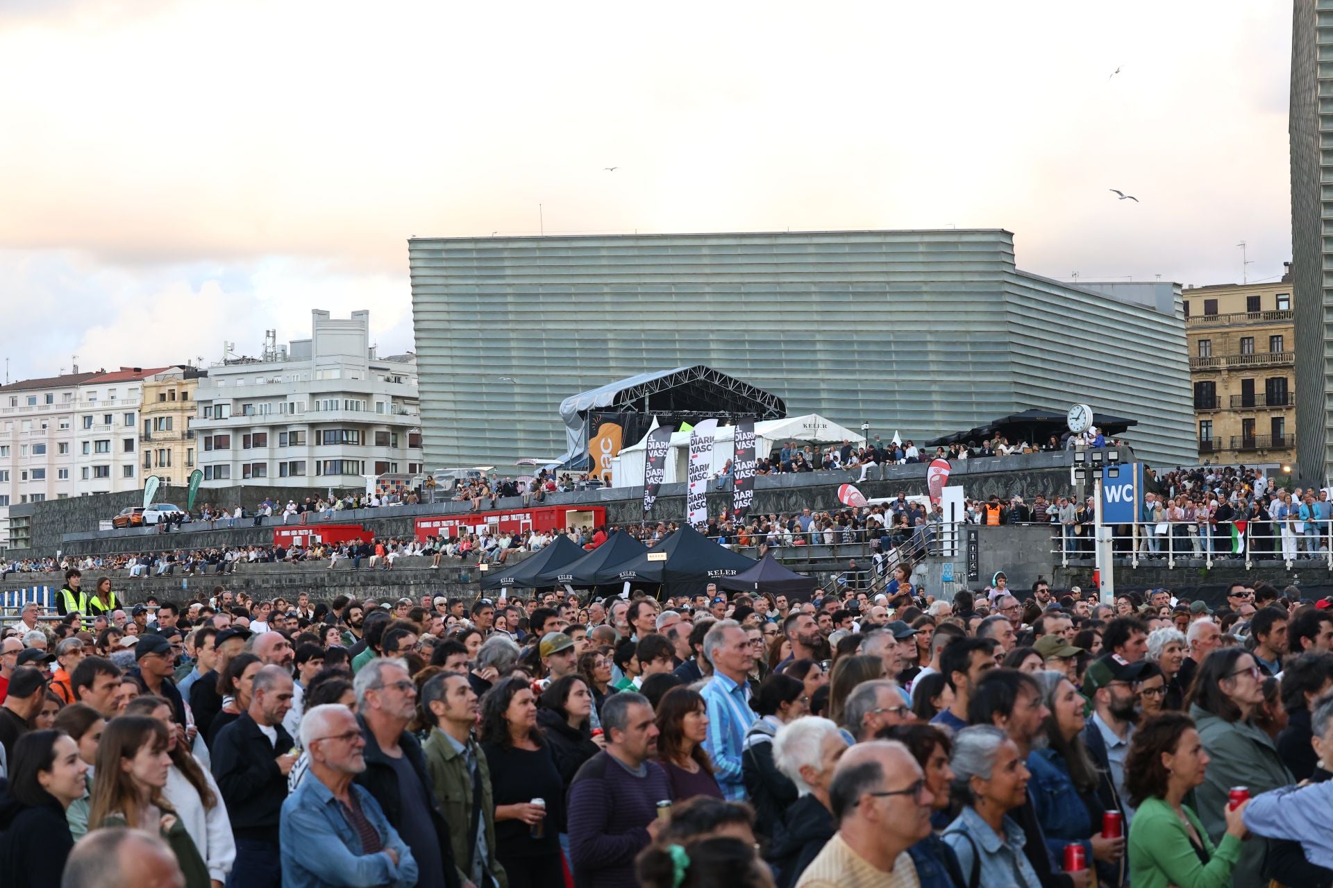 Concierto de Anari en la Zurriola