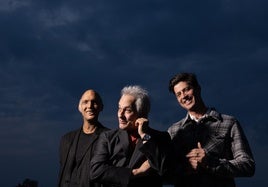 El trío Cercamic Dog liderado por Marc Ribot actuará este domingo en el Teatro Victoria Eugenia para presentar su disco de estudio 'Connection'.