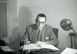 Un oficinista y, tal vez, rodríguez.