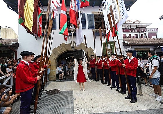 En Hondarribia celebran la fiesta de la Kutxa.