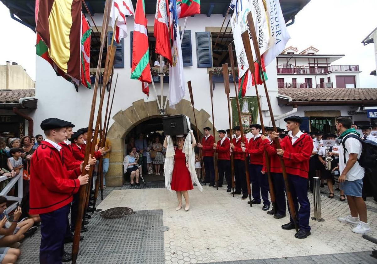 En Hondarribia celebran la fiesta de la Kutxa.