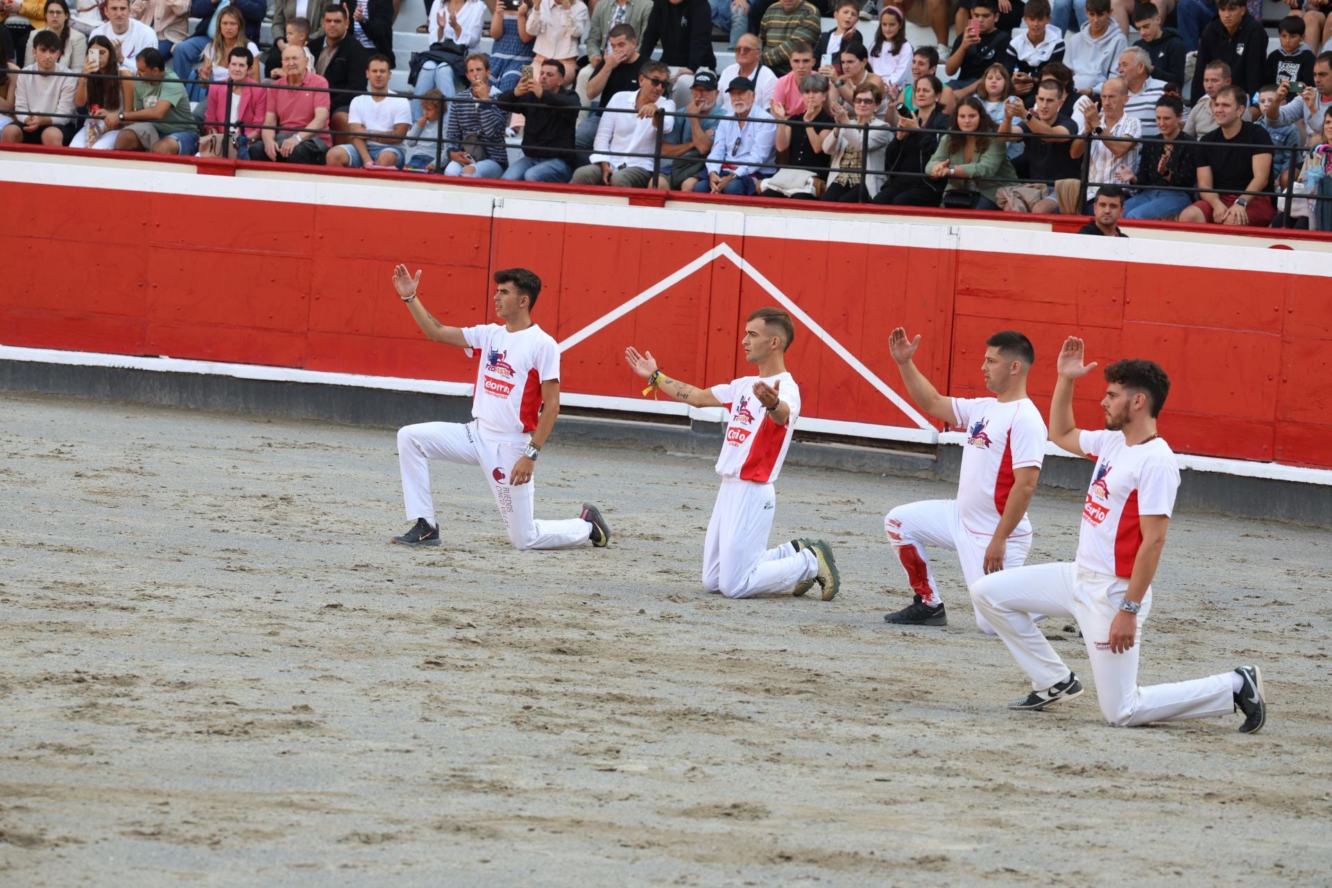 Los recortadores vuelven a triunfar en la plaza de Azpeitia