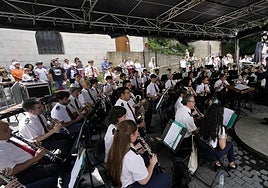 Así resonaron las polkas de Santiago en Irun