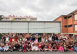 Imagen de algunos de los participantes en las actividades que han ofrecido la Ludoteca Municipal y el Gazteleku.