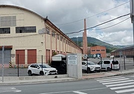 Zona de la antigua báscula de Sidenor, por la que se accederá al nuevo tramo de bidegorri hacia Urretxu.