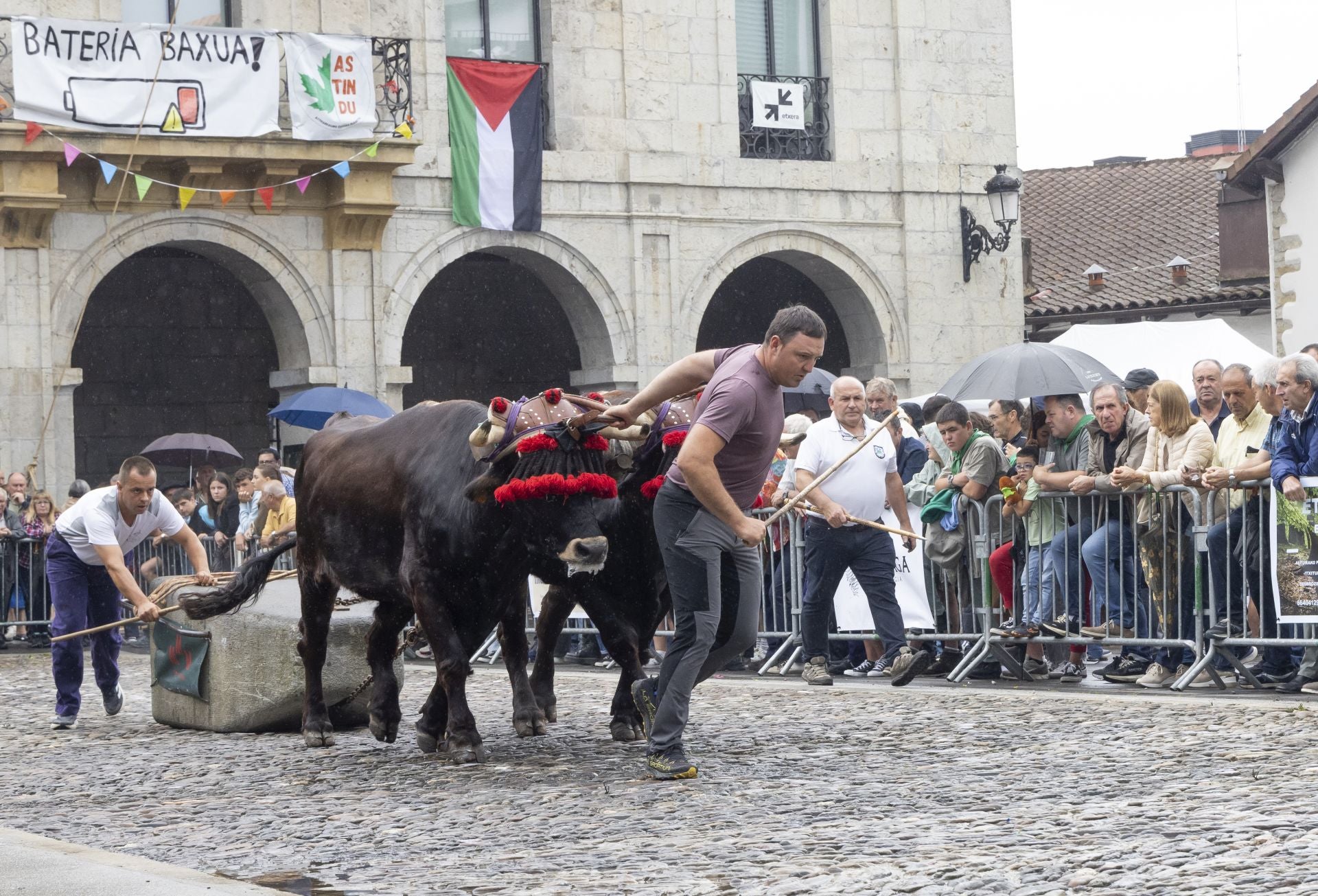 Ambiente festivo en Astigarraga por el día de Santa Ana
