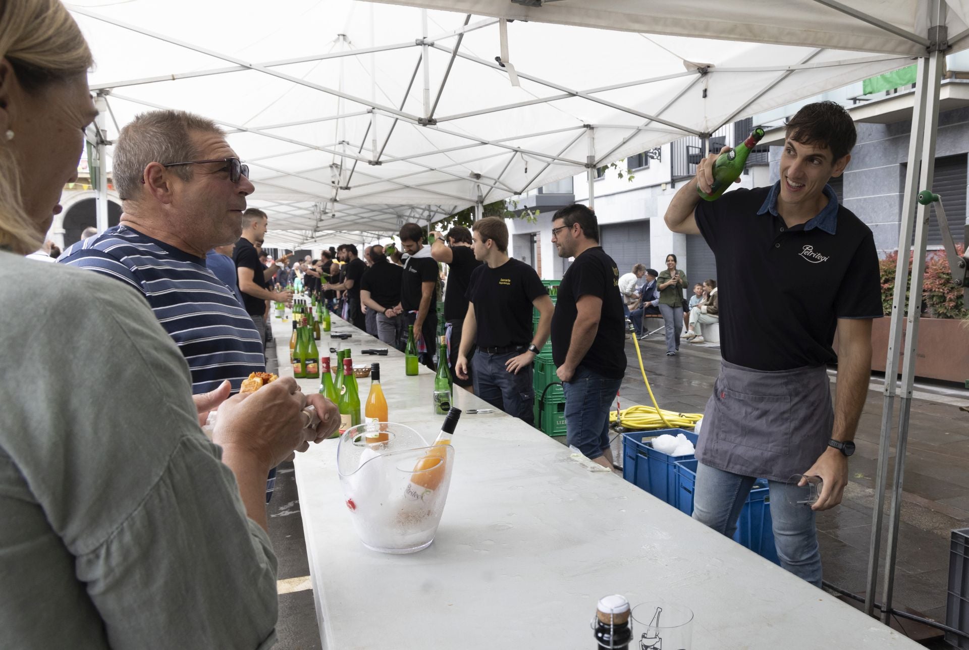 Ambiente festivo en Astigarraga por el día de Santa Ana