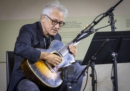 Marc Ribot durante su concierto de este sábado en San Telmo.