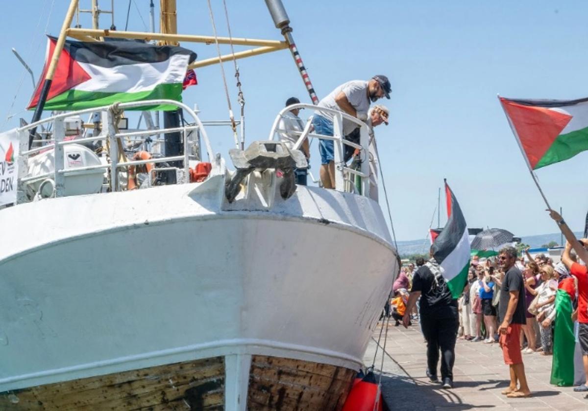 El barco 'Handala' en el puerto de Siracusa, Sicilia, el 13 de junio