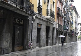 Intentar posibilitar la reapertura de comercios cerrados, muchos de ellos en el Casco Viejo, es el objetivo de estos programas de ayudas.