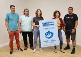 Los sindicatos nacionalistas registrarán a finales de agosto la iniciativa parlamentaria para un SMI vasco tras recoger más de 100.000 firmas