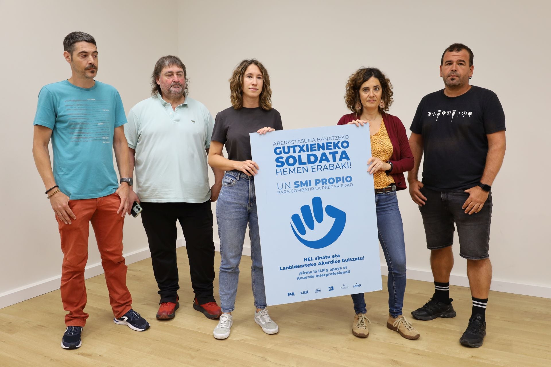 Los sindicatos nacionalistas registrarán a finales de agosto la iniciativa parlamentaria para un SMI vasco tras recoger más de 100.000 firmas