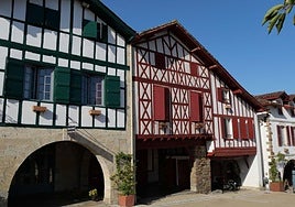 El pueblo vasco muy poco conocido a una hora de San Sebastián que parece sacado de una película de Disney