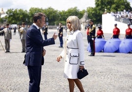 La demanda de Emmanuel y Brigitte Macron, nueva batalla de la guerra de Francia contra los bulos
