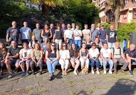 La comisión de fiestas durante la presentación del programa de actos de los Xanistebanak 2025.