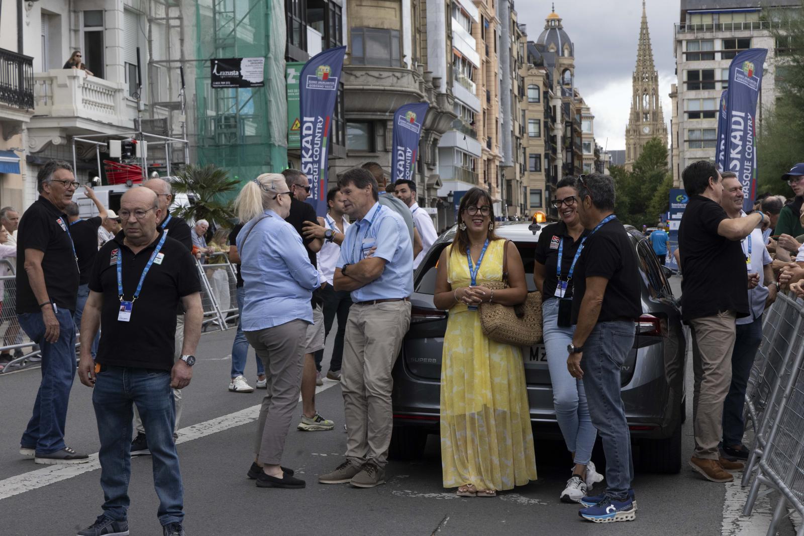 La salida de la Clásica San Sebastián 2025, en imágenes