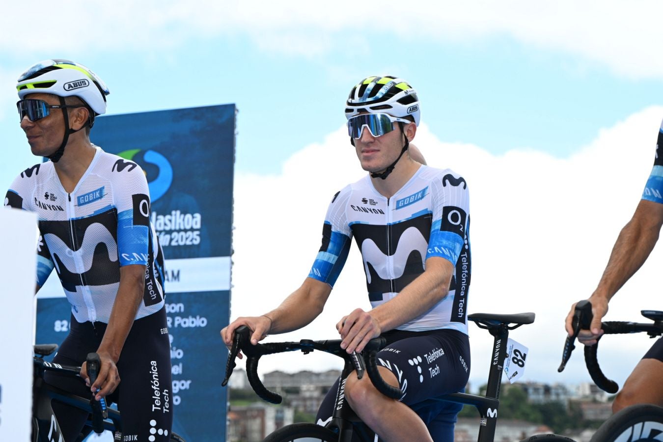 La salida de la Clásica San Sebastián 2025, en imágenes