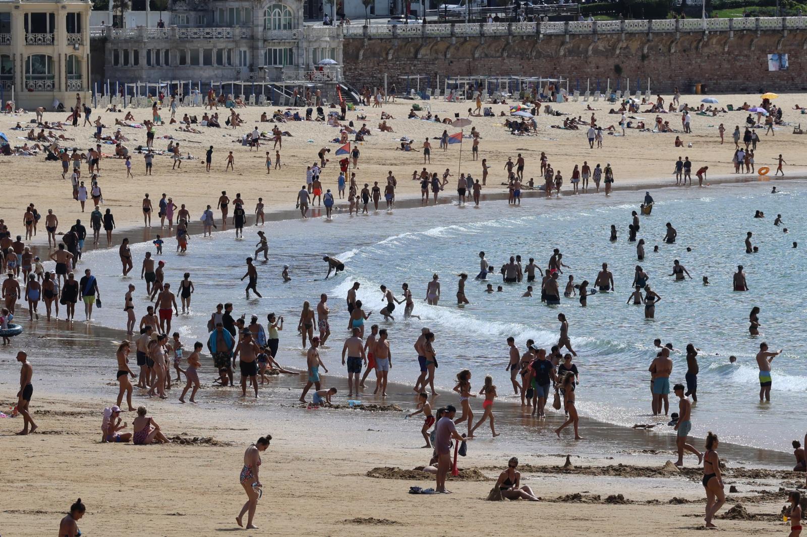 Agosto arranca veraniego