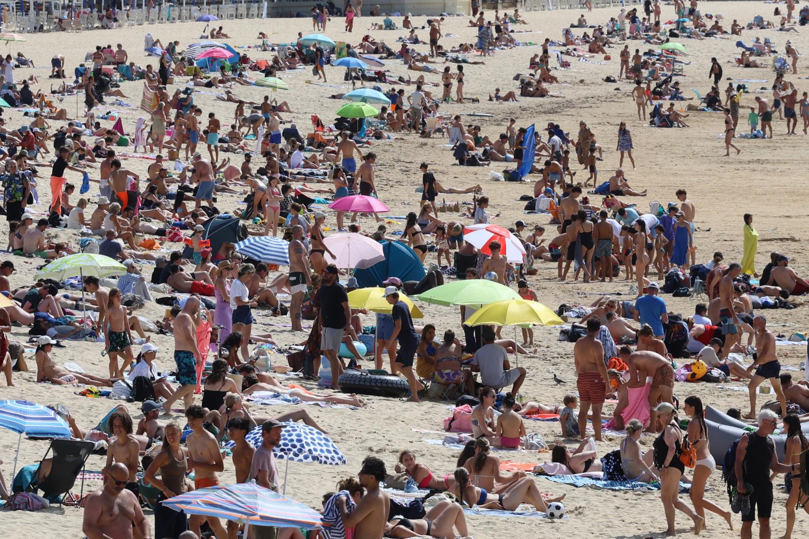 Agosto arranca veraniego