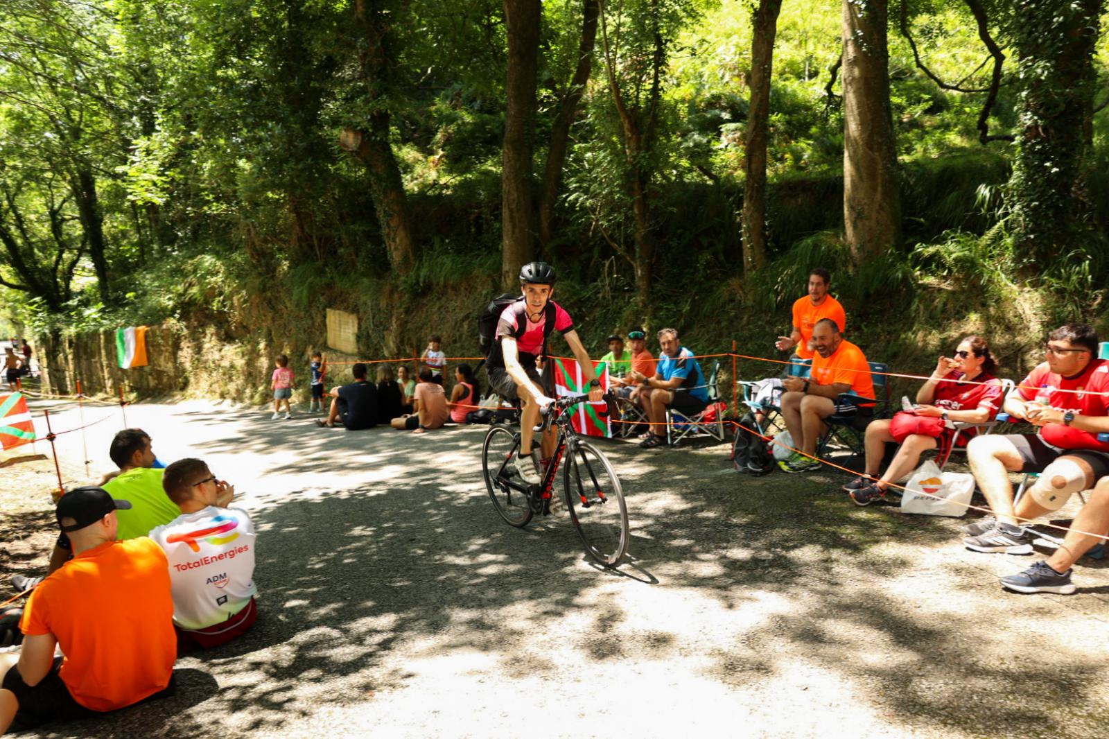 Un pasillo humano en Murgil