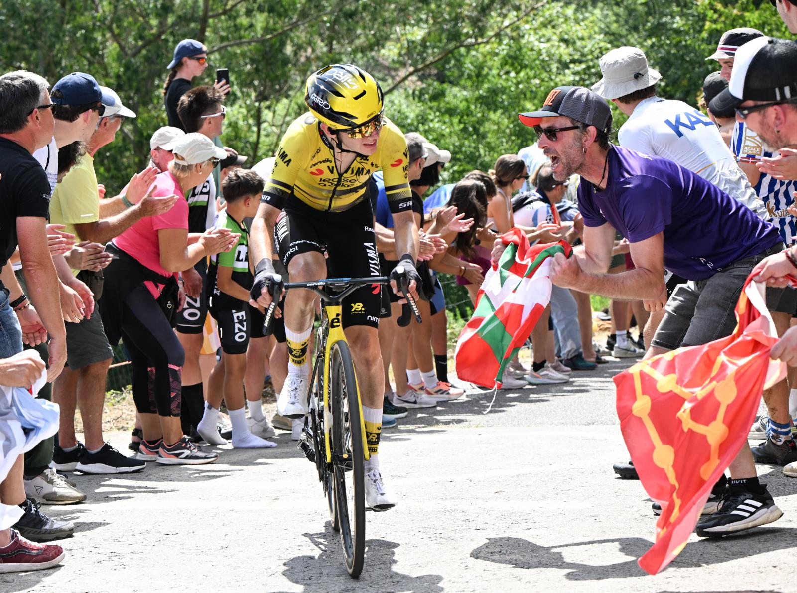 Un pasillo humano en Murgil