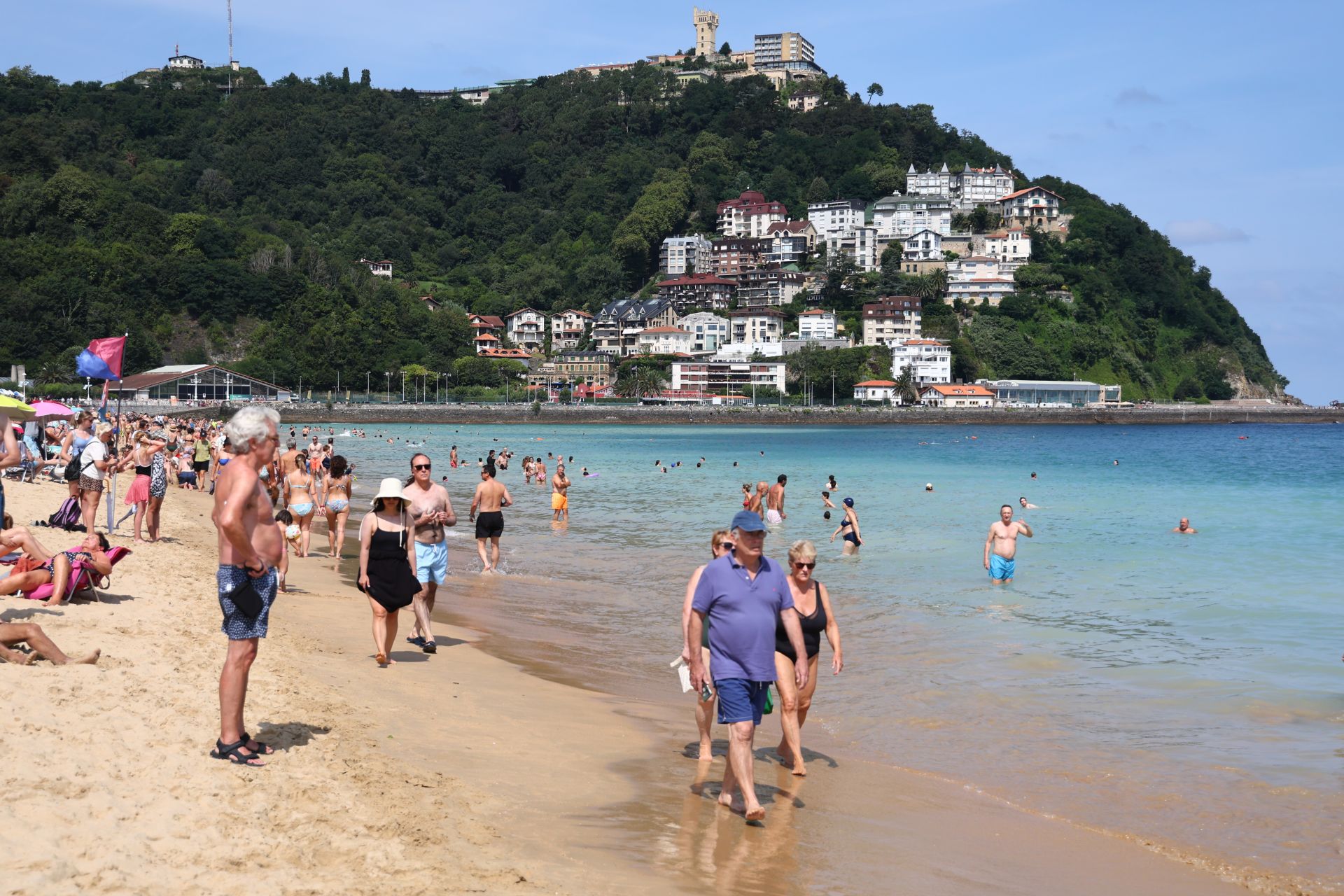 Agosto arranca veraniego