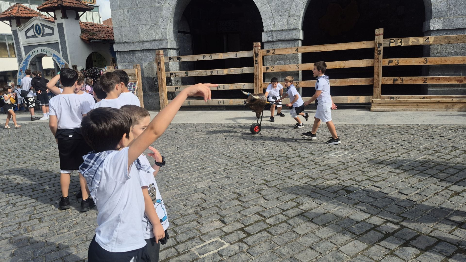 Leitzako umeen eguna jendetsua izan da