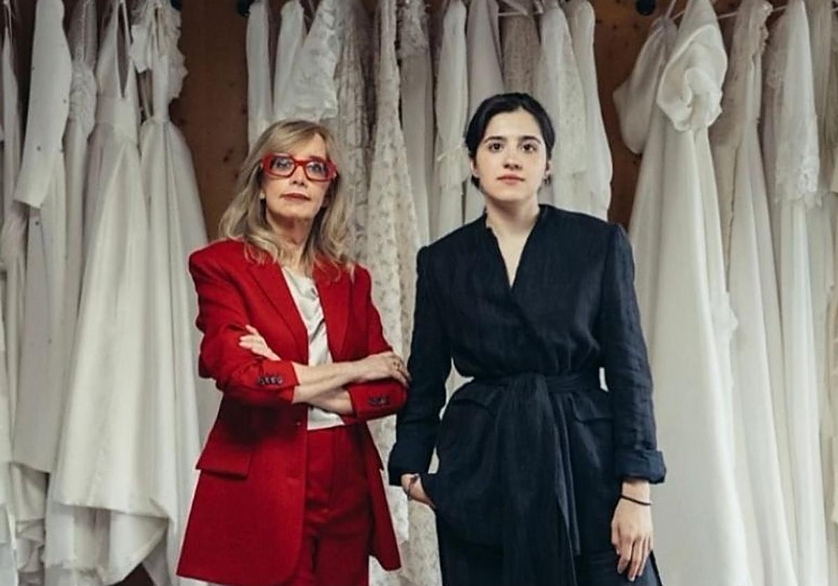 Laura Monge junto a su hija Ariadna, las figuras detrás de la firma.