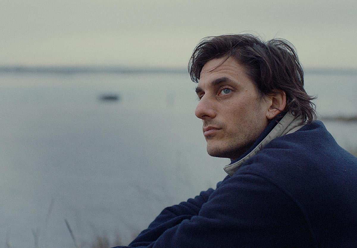 Luca Marinelli, en una escena de la película.